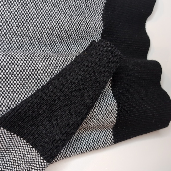 Rachel Zoe Turtleneck Sweater in Black and Gray with Classic Fit - Picture 7 of 9